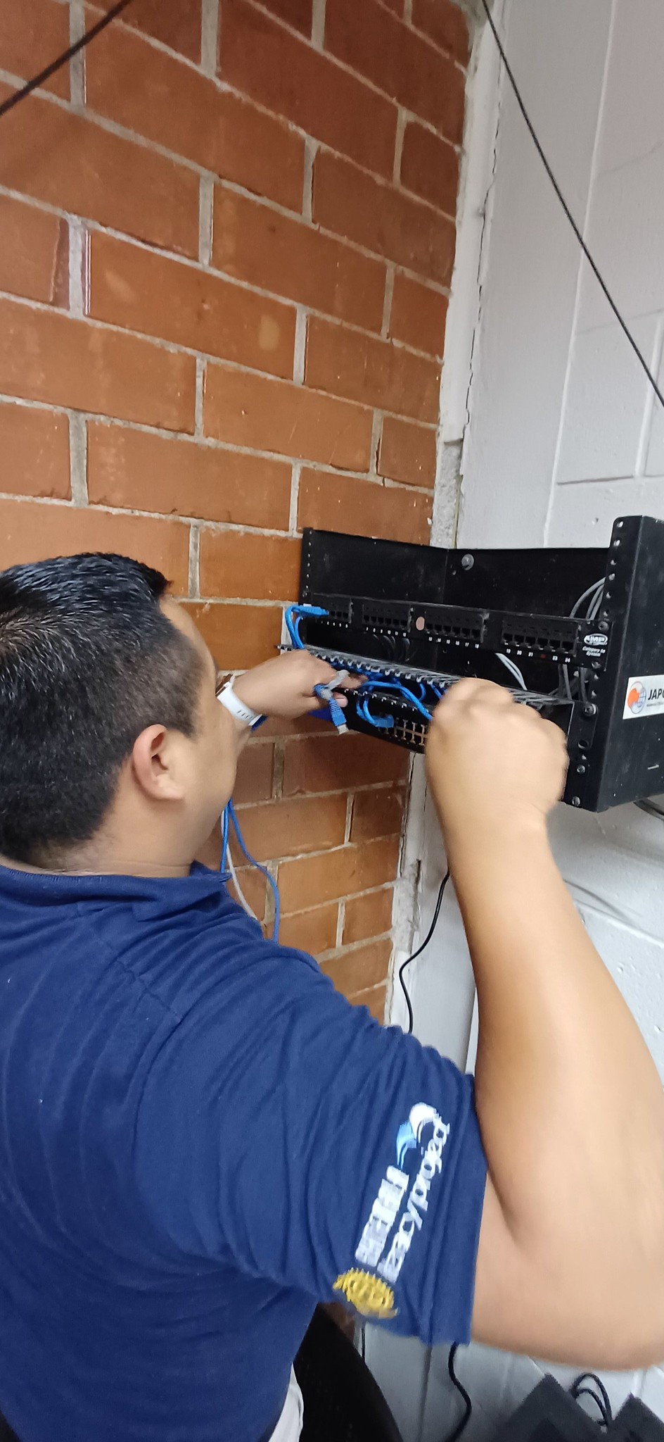 CoEd Technology Team installing the Computer Center at Jalapa middle school