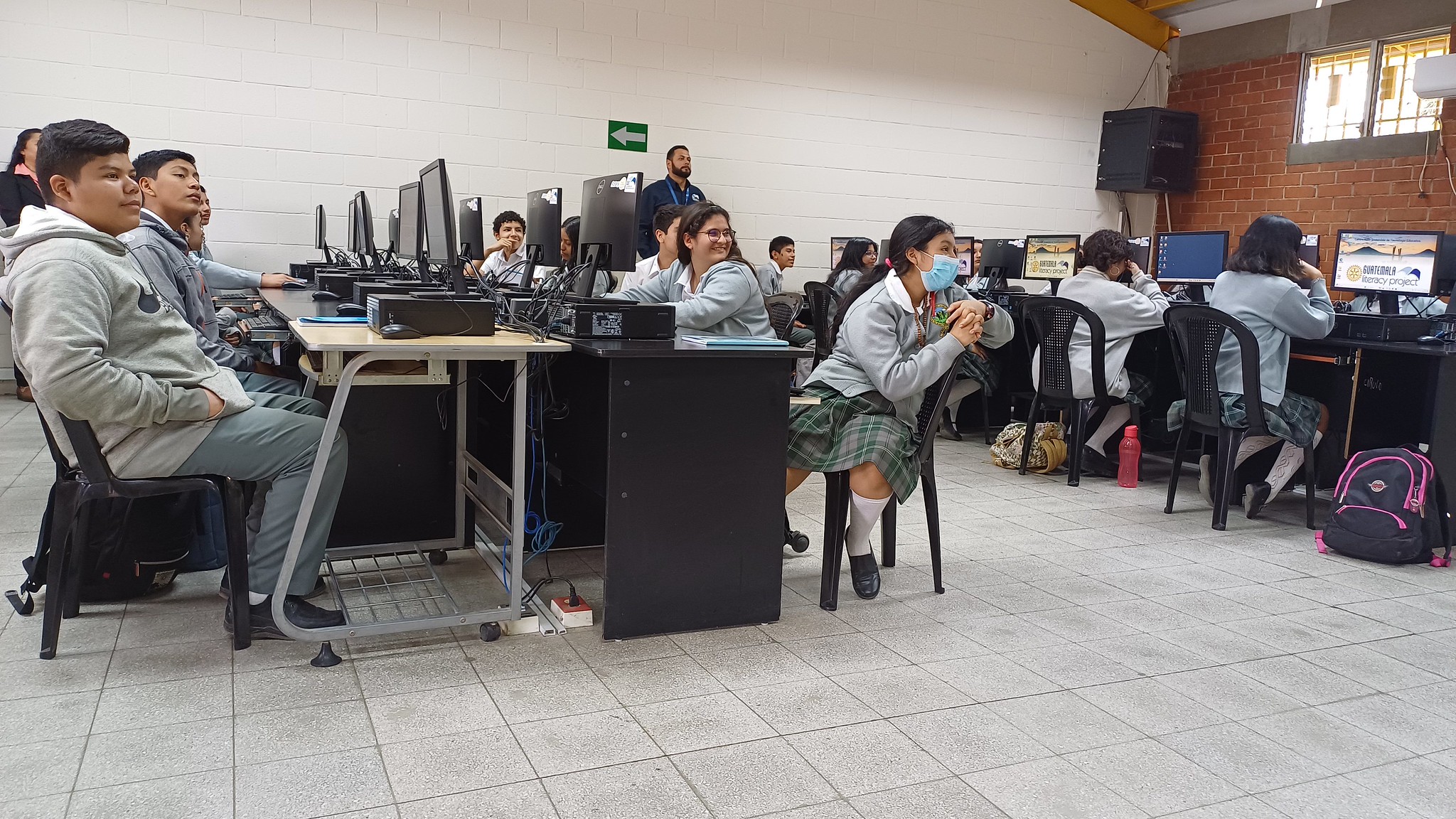 Students in the Jalapa middle school Computer Center